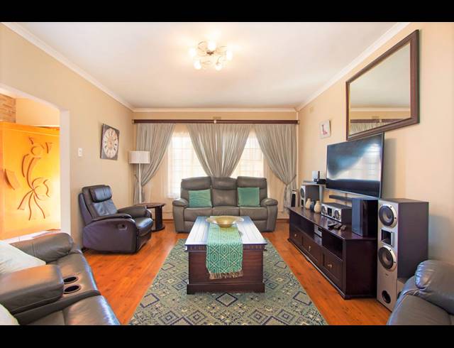4 BEDROOM HOUSE FOR SALE IN GOODWOOD PARK